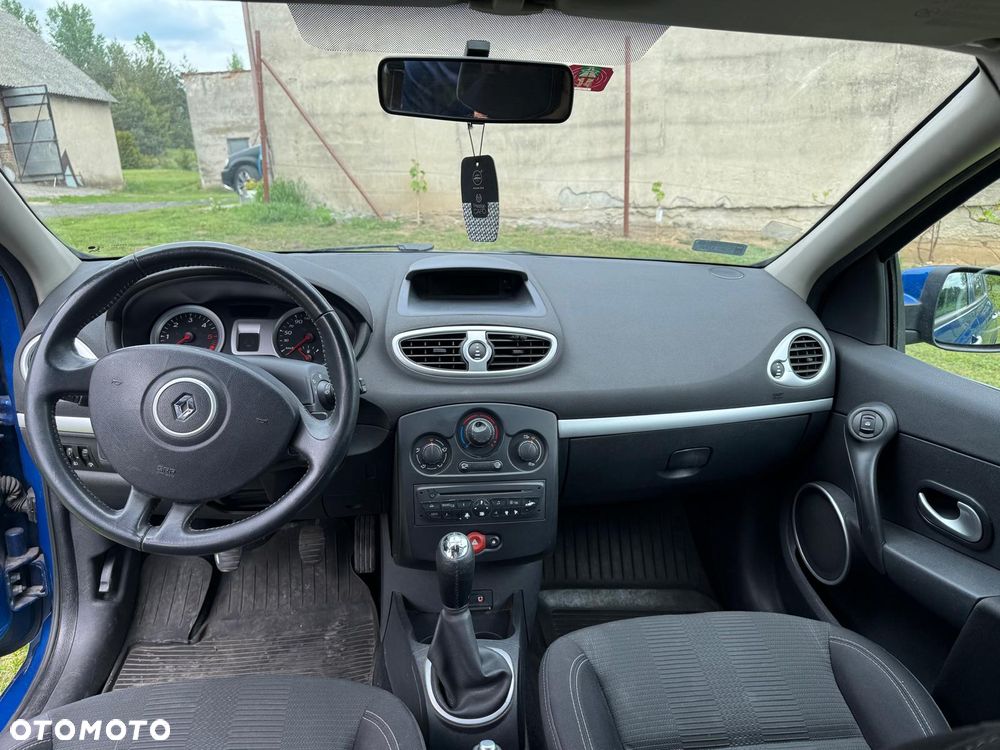 Renault Clio 1.5 dCi Authentique - 10