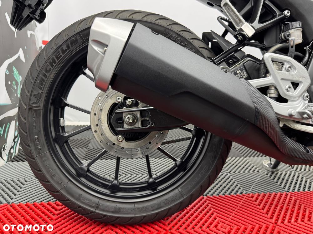 Yamaha MT - 32