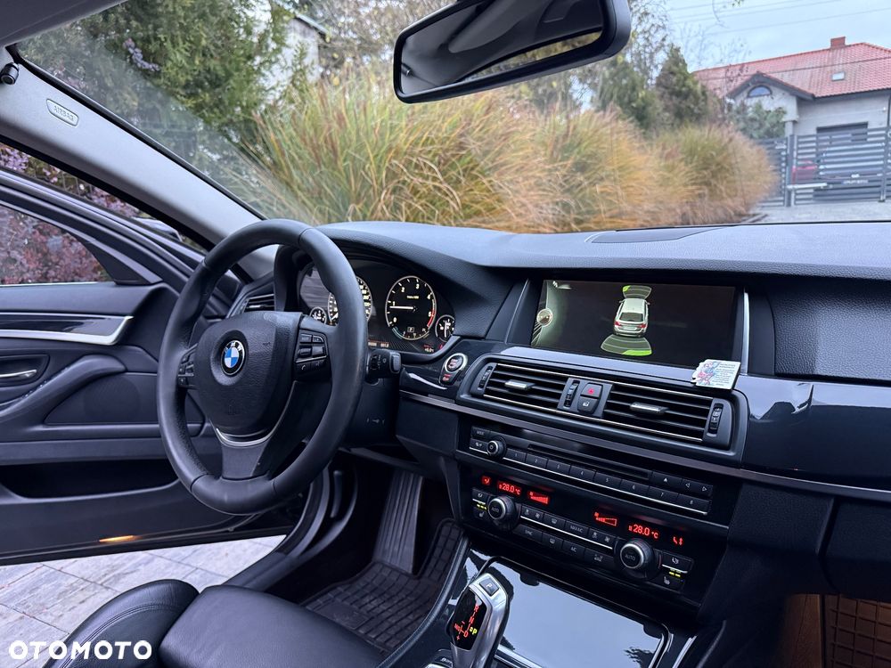BMW Seria 5 525d xDrive - 39