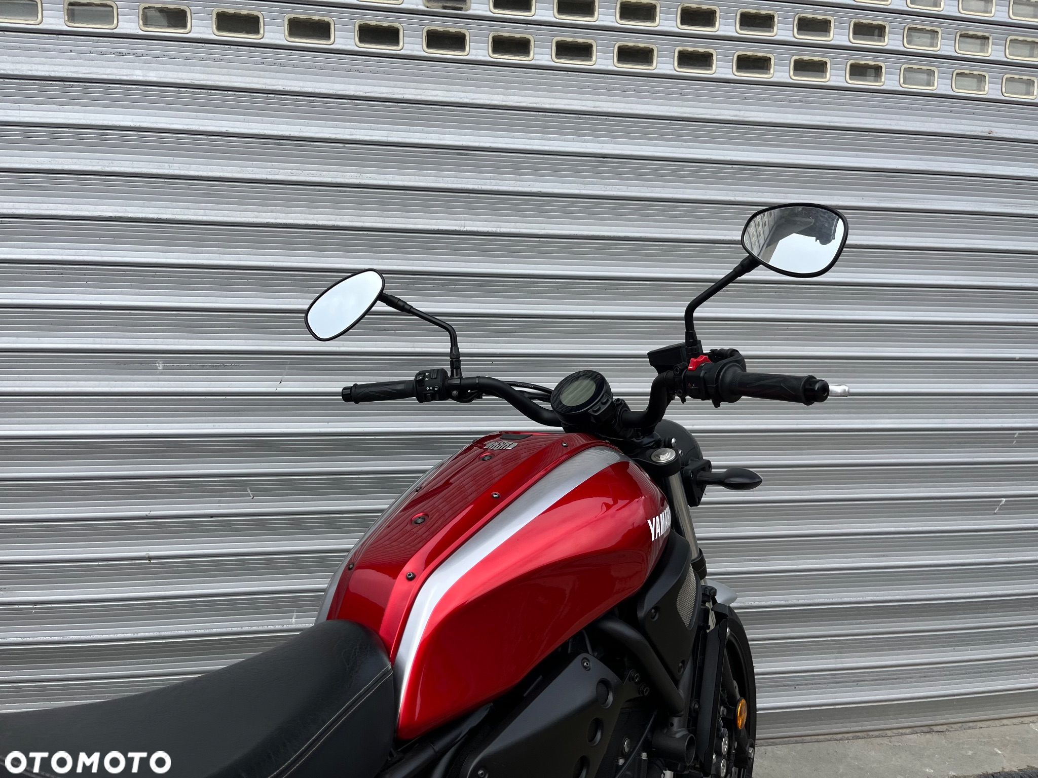 Yamaha XSR - 11