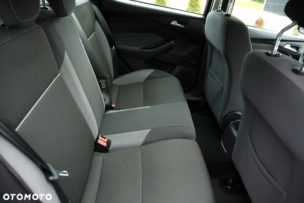 Ford Focus 1.6 Ti-VCT Titanium - 19