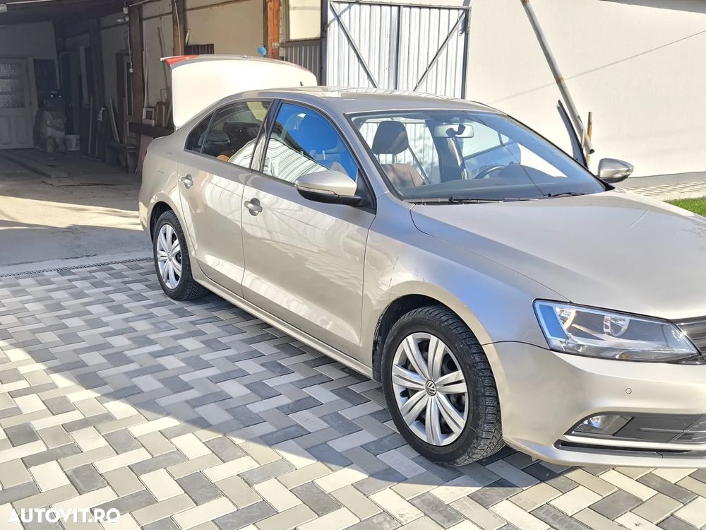 Volkswagen Jetta 1.2 TSI Comfortline - 10