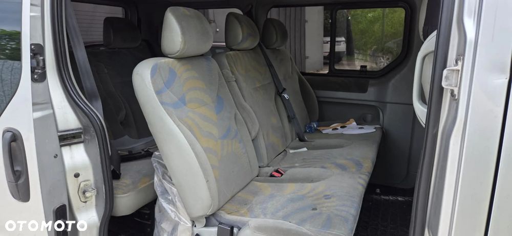 RENAULT TRAFIC II VIVARO fotel kanapa II rząd komplet - 1