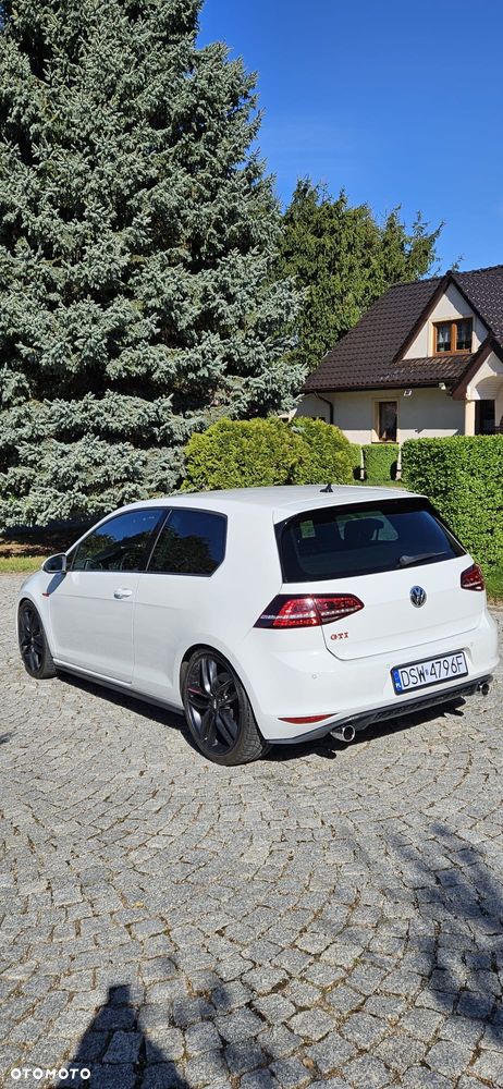 Volkswagen Golf GTI Performance BlueMotion Technology - 2