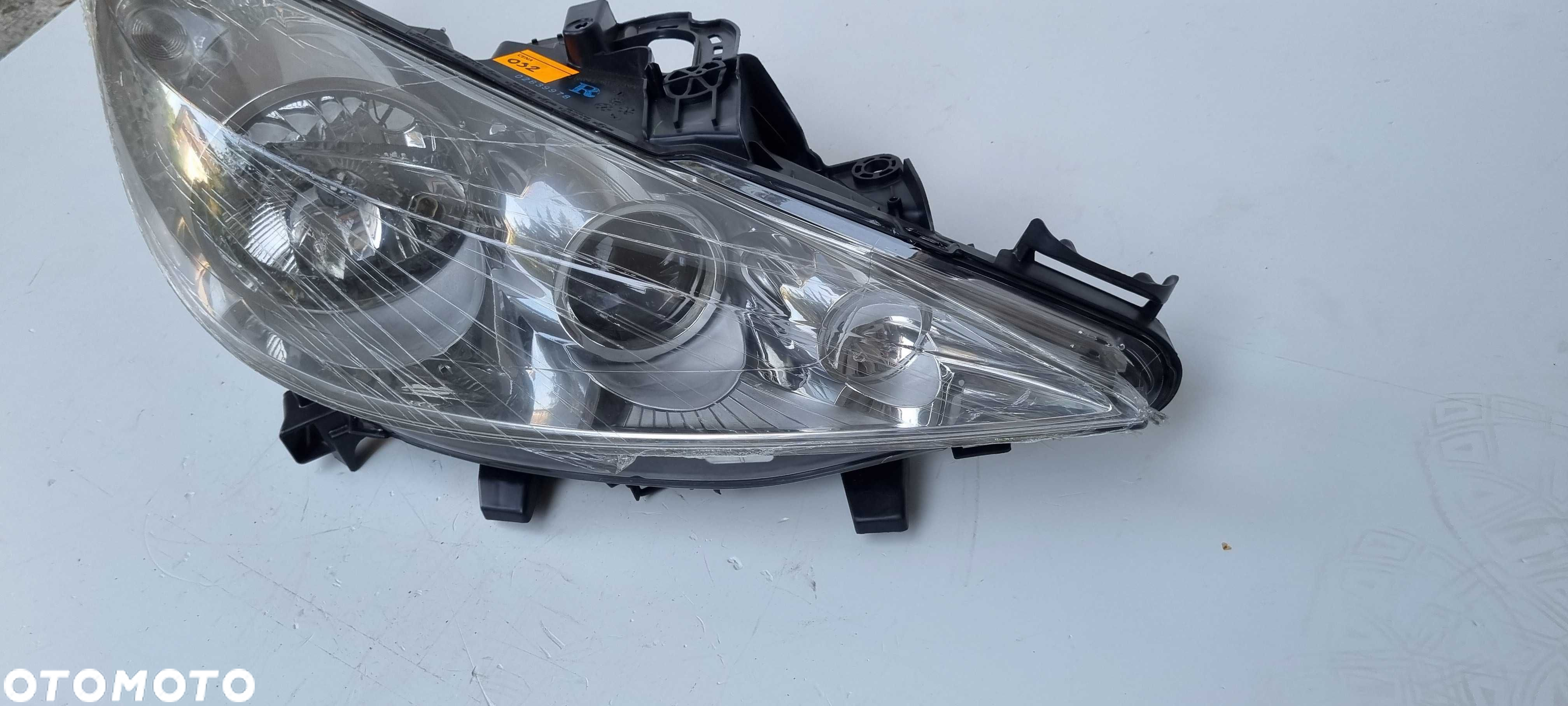 PEUGEOT 207  Lampa Reflektor Prawy Kraków - 4