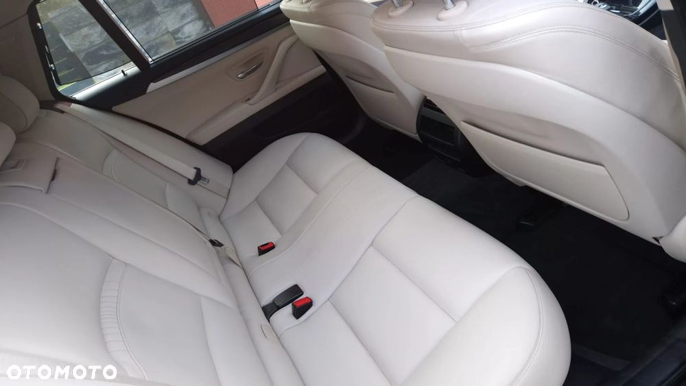 BMW Seria 5 520d - 14