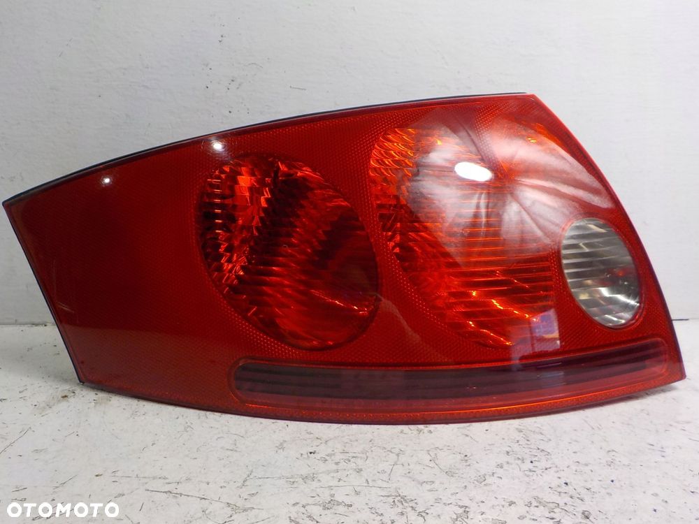 AUDI TT I 8N LAMPA LEWA TYLNA LEWY TYŁ UK - 2