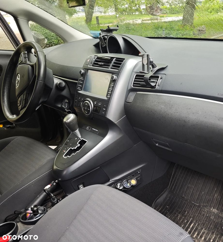 Toyota Verso 1.8 Premium MS 7os EU6 - 6