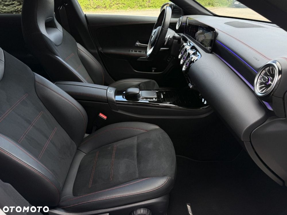 Mercedes-Benz CLA 200 AMG Line 7G-DCT - 30