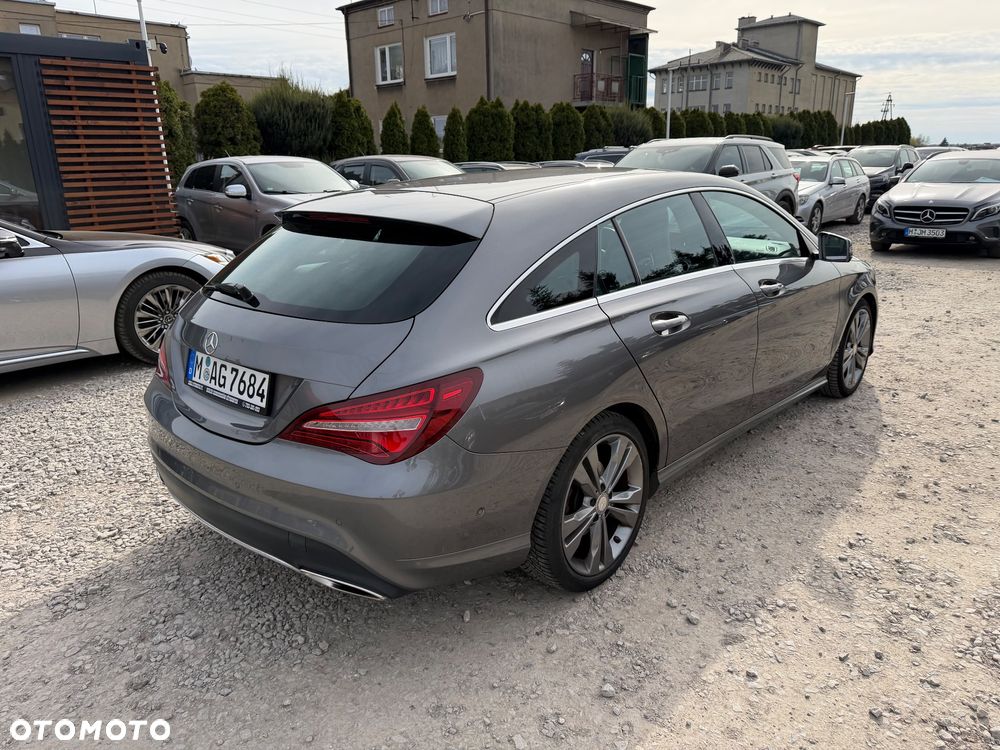 Mercedes-Benz CLA 180 Urban - 19