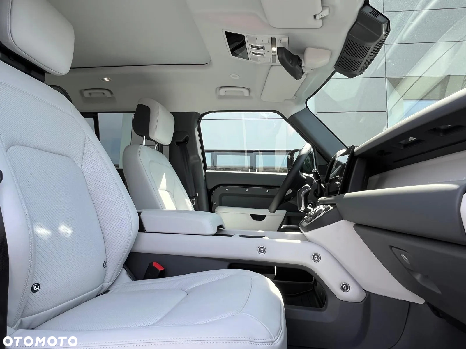 Land Rover Defender - 6