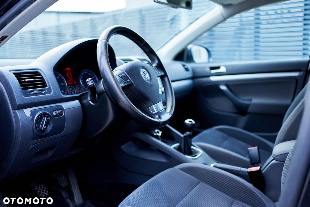 Volkswagen Golf - 3