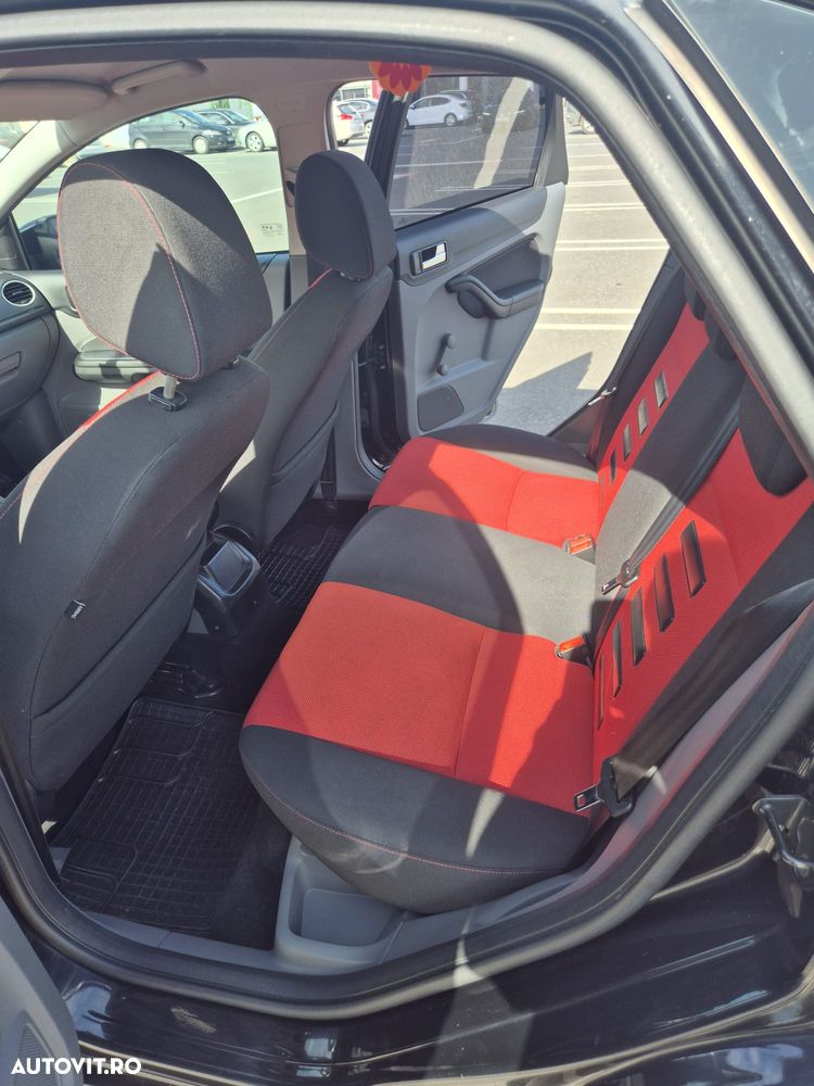 Ford Focus - 13