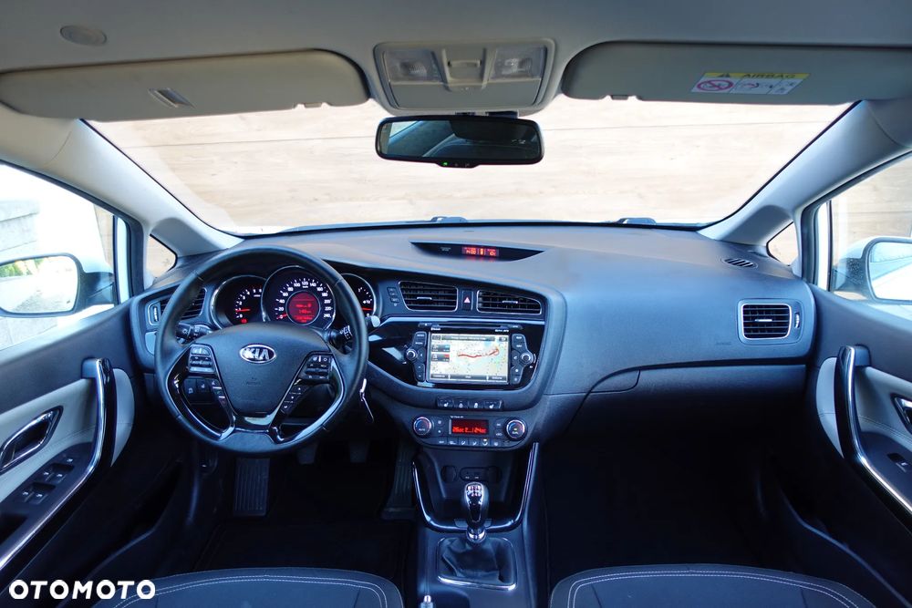 Kia Ceed - 7