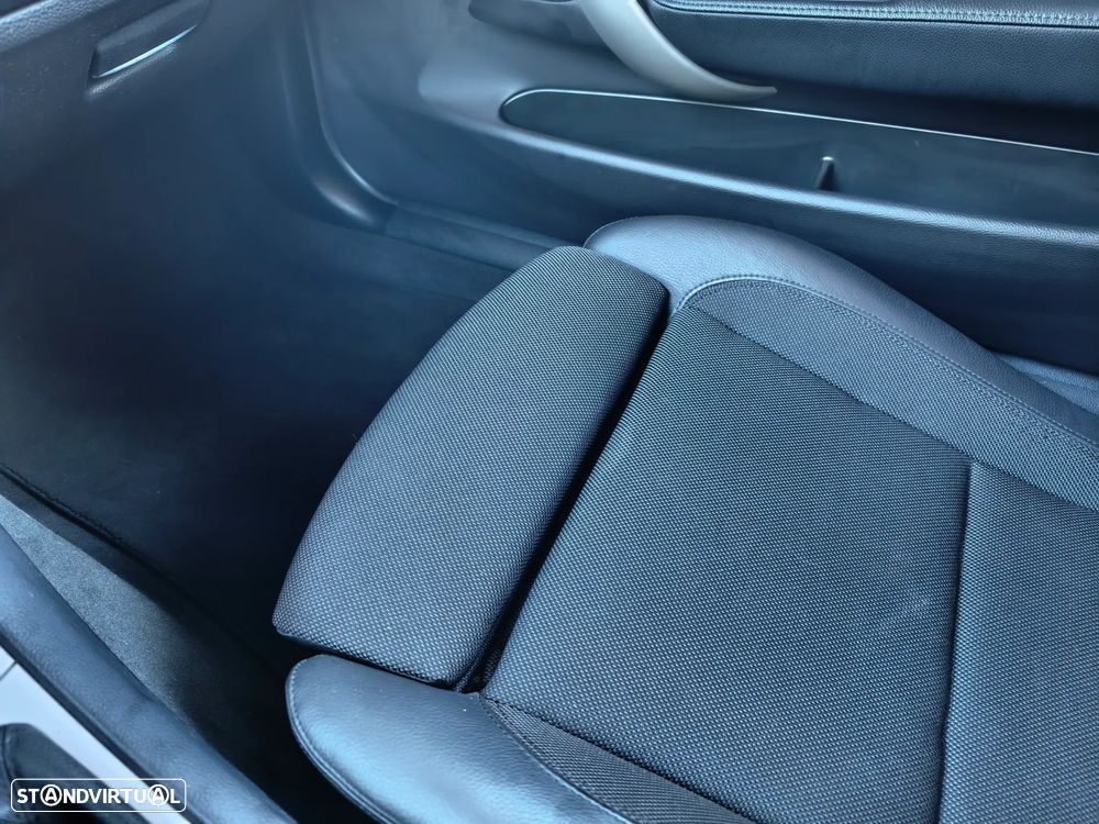 BMW 118 d Sport Line - 25