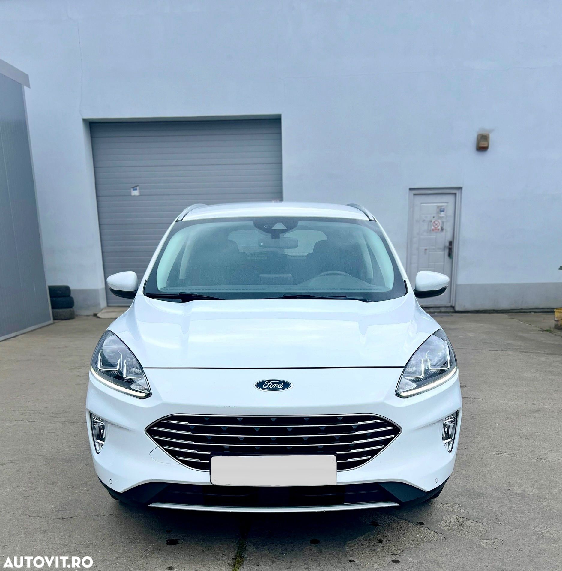Ford Kuga 2.0 EcoBlue Hybrid TITANIUM - 1