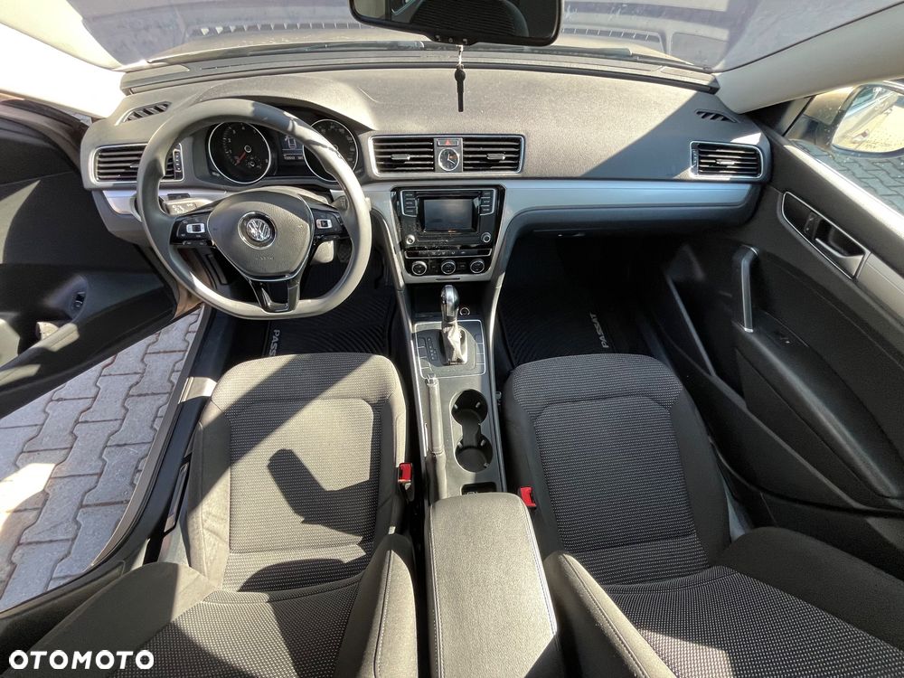 Volkswagen Passat 1.8 TSI (BlueMotion Technology) DSG Comfortline - 32