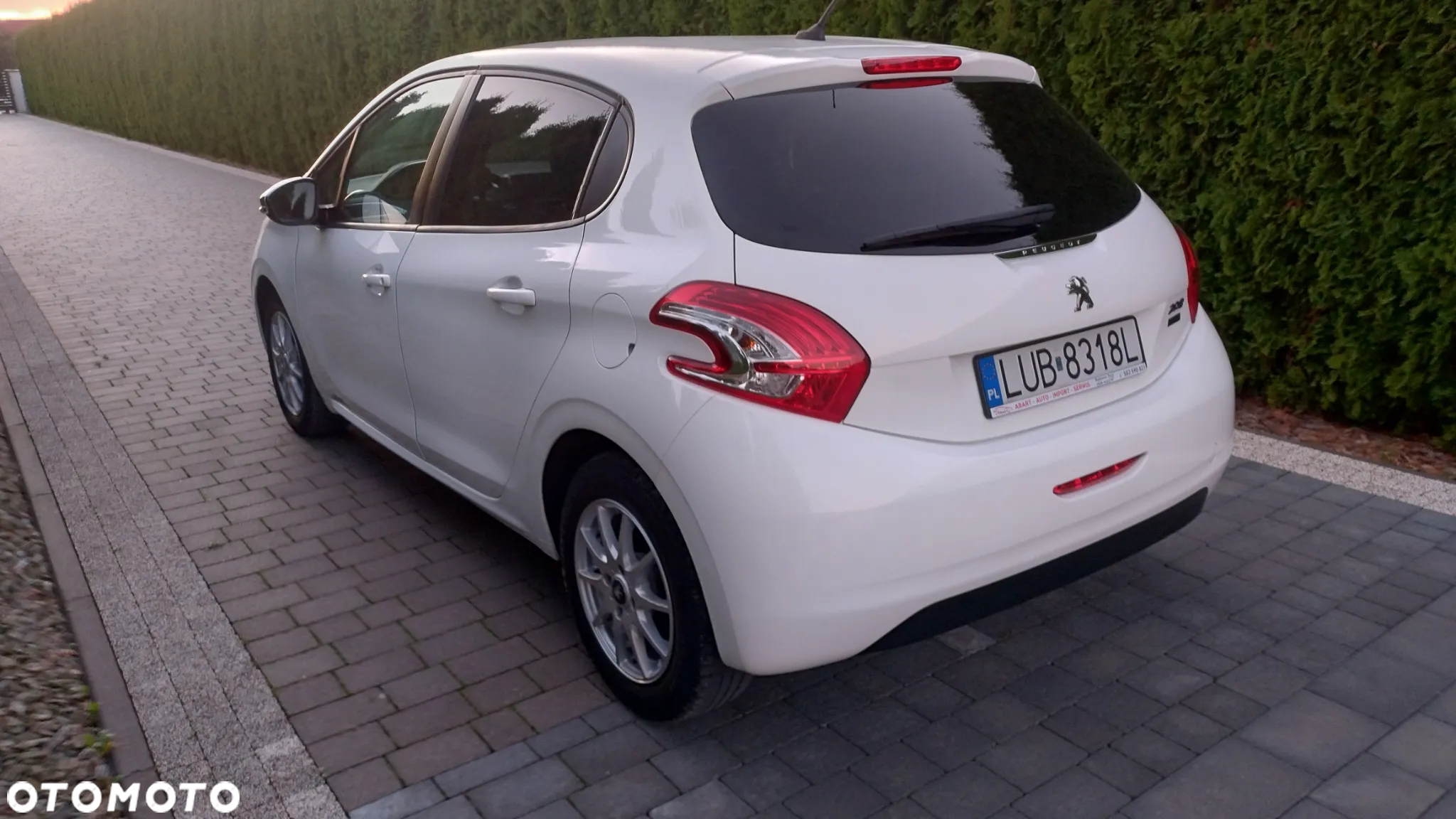 Peugeot 208 - 23
