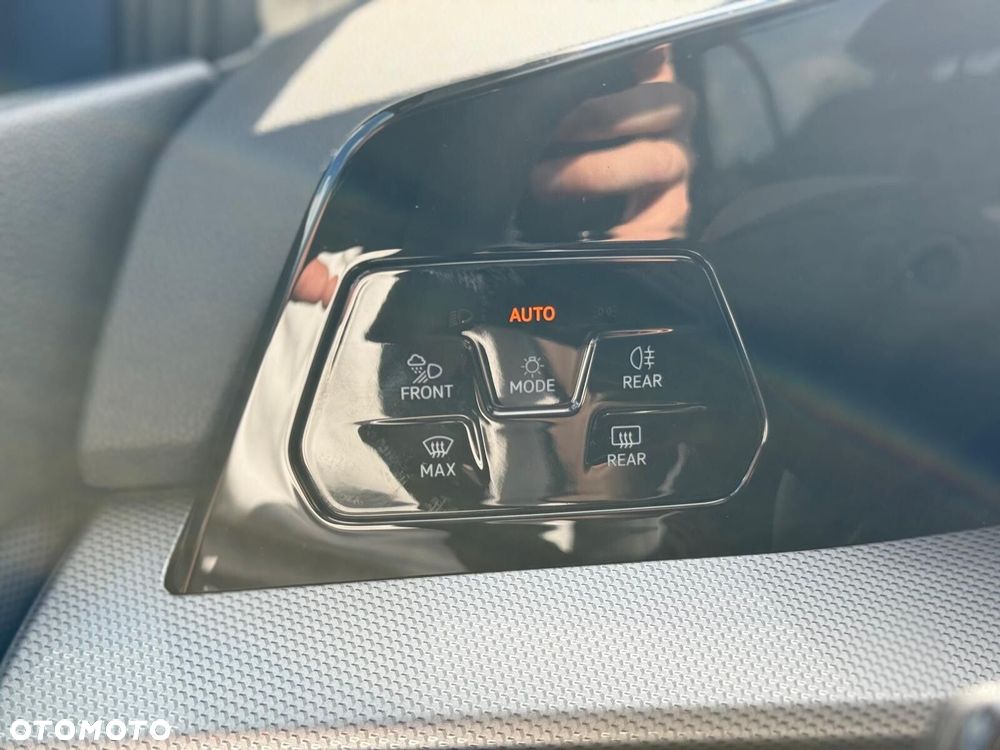 Volkswagen Golf 1.5 eTSI mHEV Life Plus DSG - 27