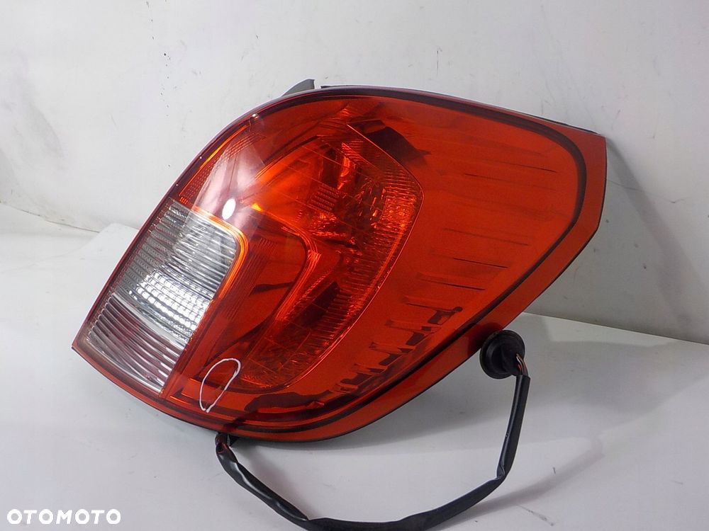 OPEL ANTARA LIFT LAMPA PRAWA TYŁ TYLNA - 2