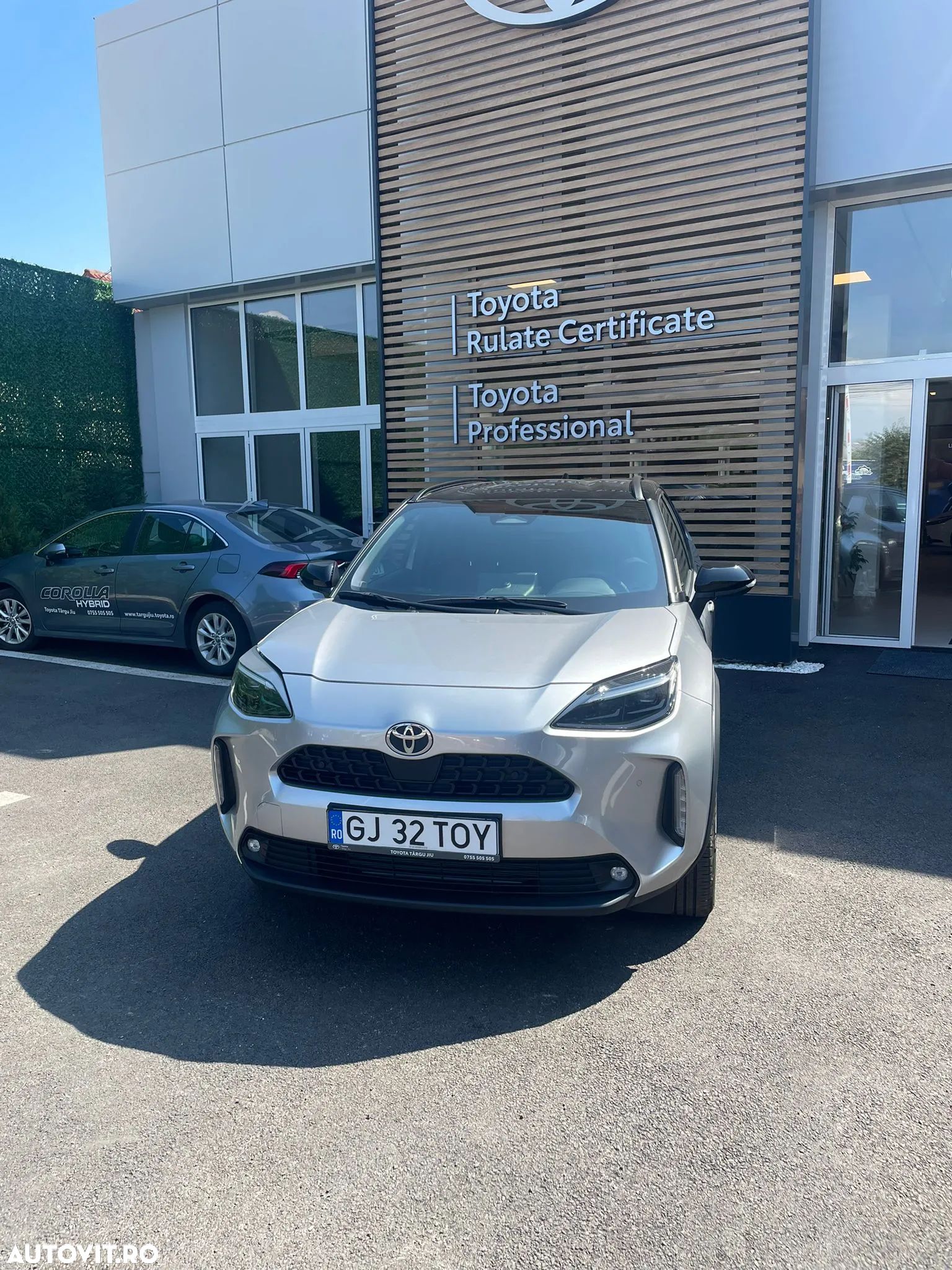 Toyota Yaris Cross 1.5 VVT-i HSD 4x4 Dynamic - 1