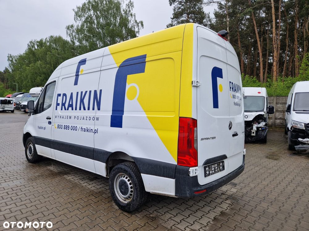 Mercedes-Benz Sprinter - 1