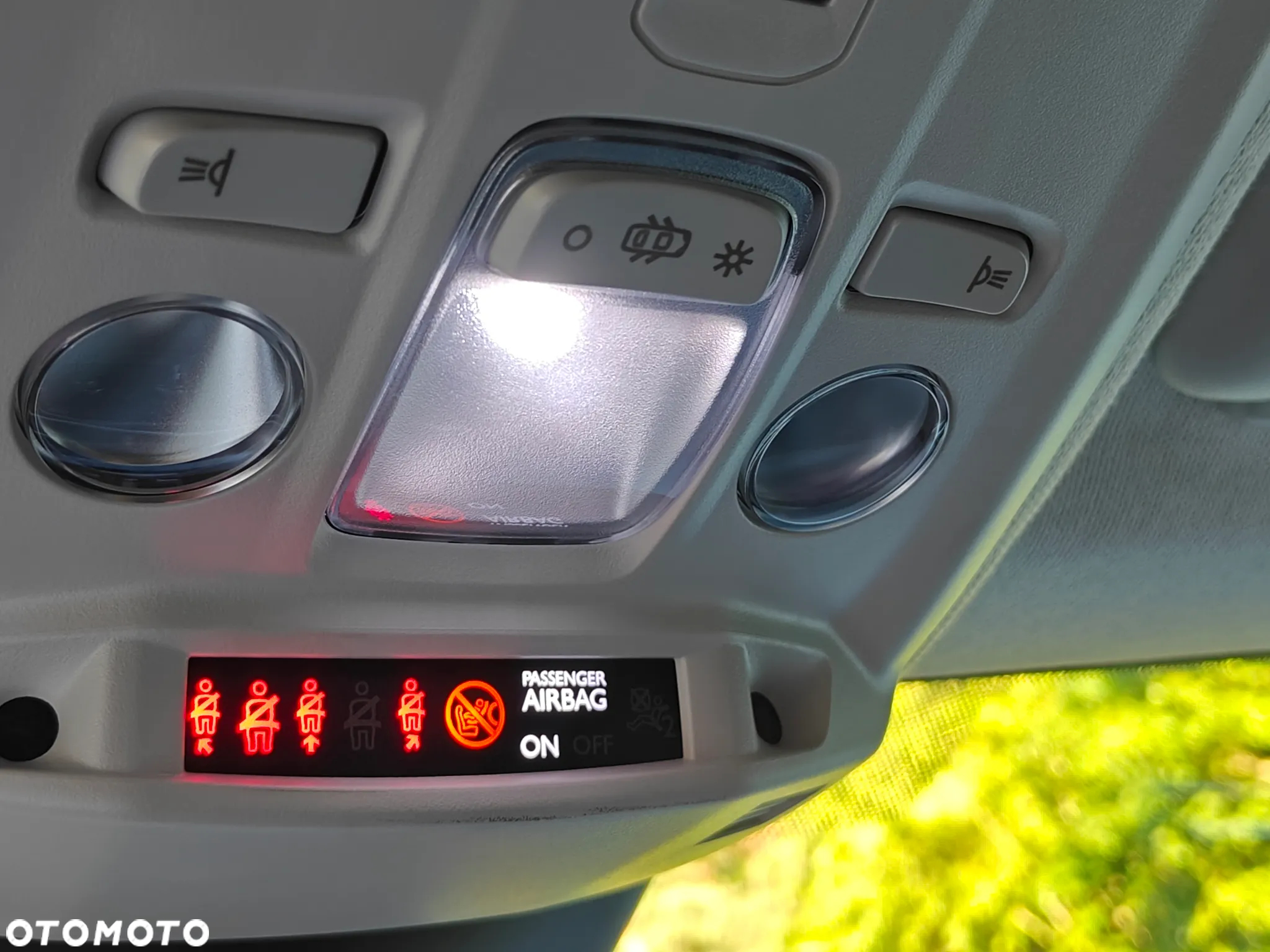 Citroën C4 BlueHDi 130 Stop&Start EAT8 SHINE - 32