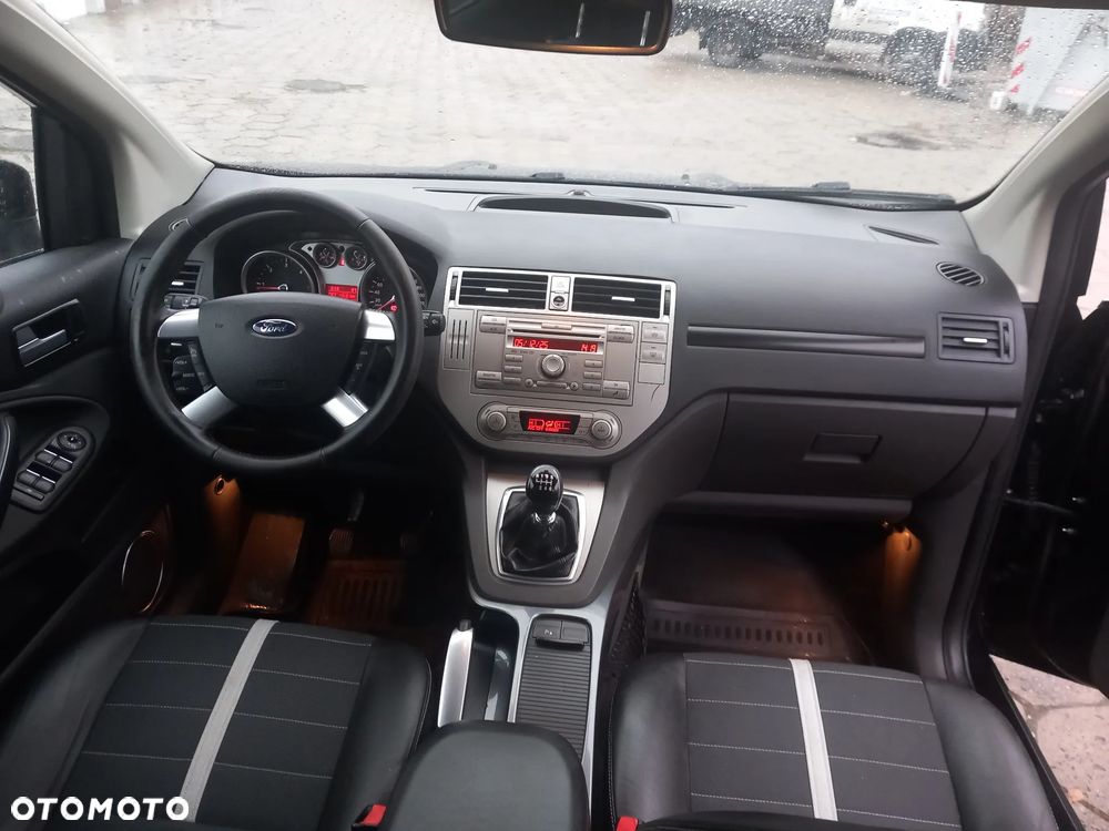 Ford Kuga 2.0 TDCi 2x4 Titanium - 14