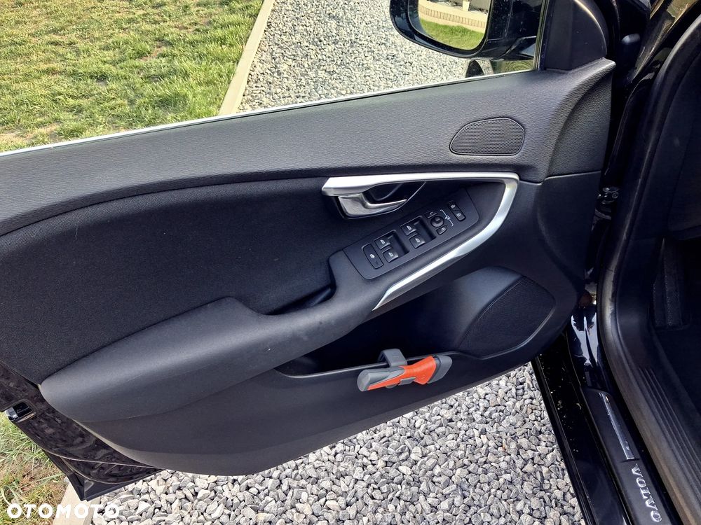 Volvo V40 D2 Momentum - 17