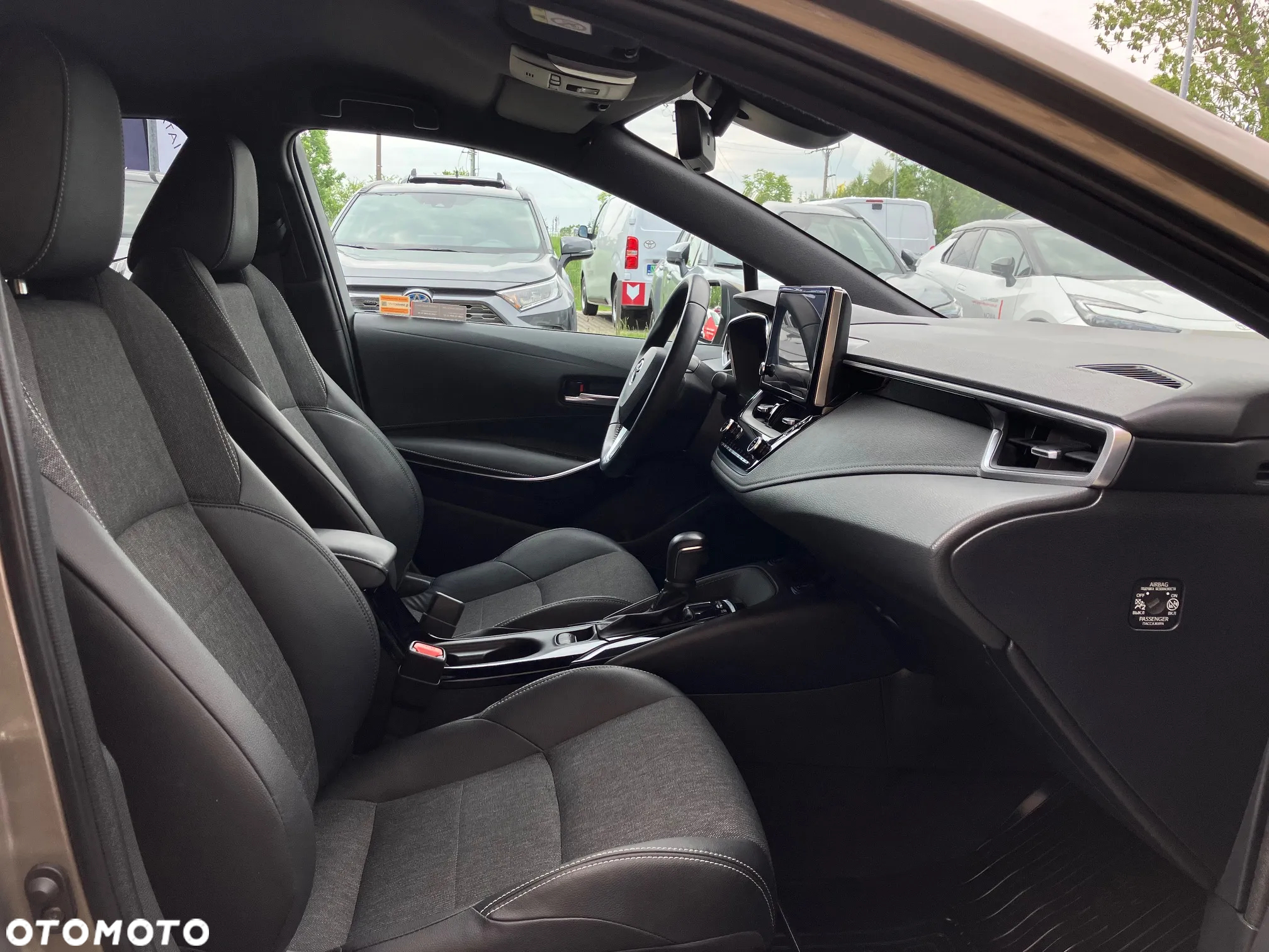 Toyota Corolla 1.8 Hybrid Comfort - 17
