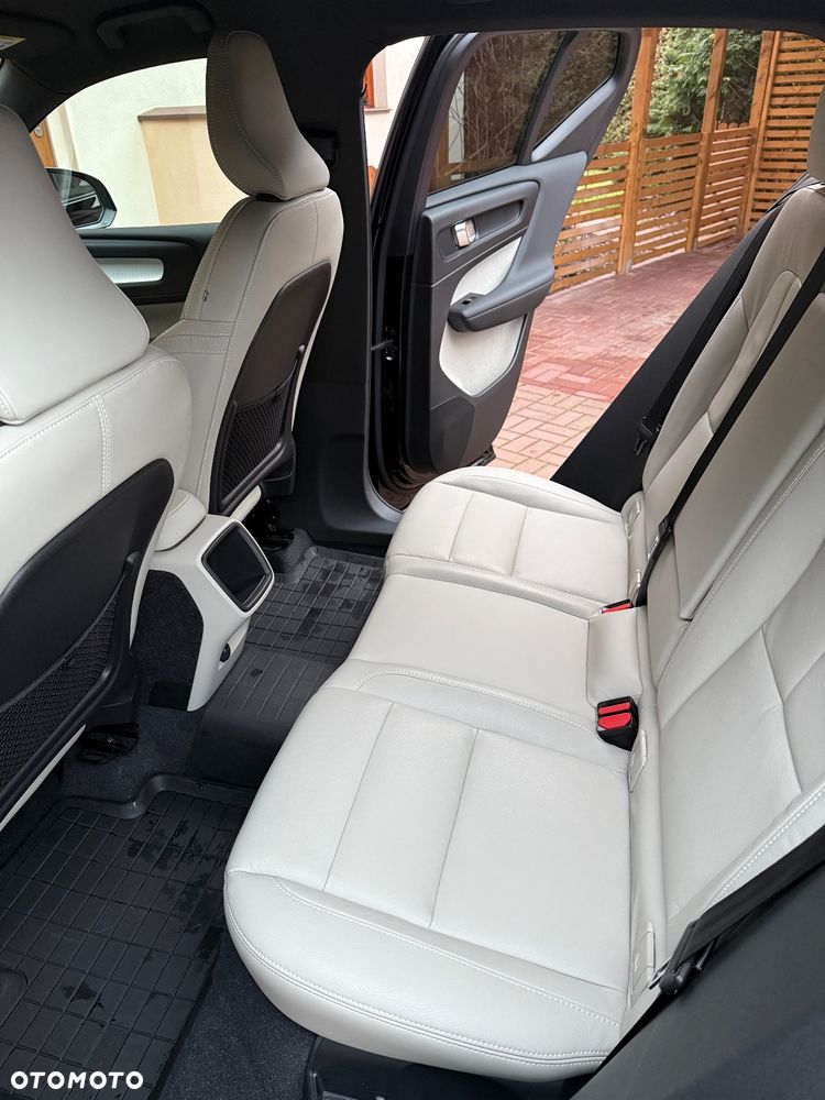 Volvo XC 40 T3 Momentum Pro - 10