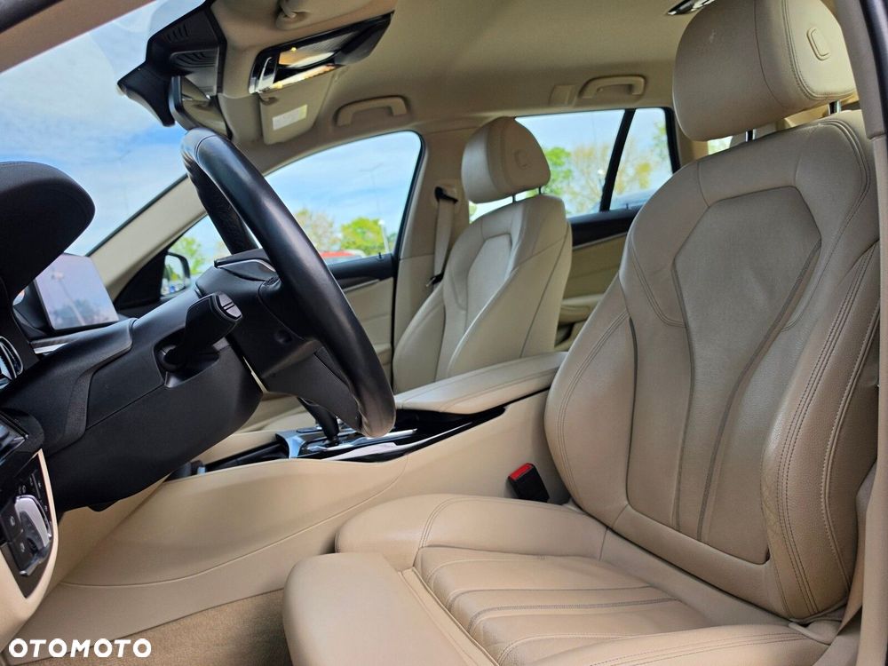 BMW Seria 5 530d Luxury Line - 36