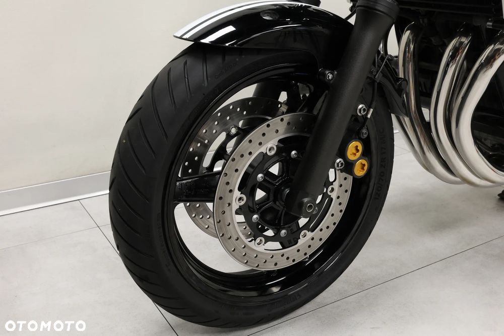 Yamaha XJR - 32
