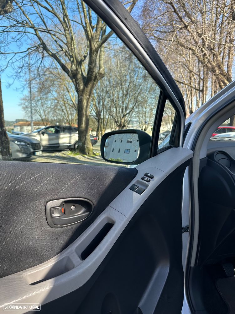 Toyota Yaris 1.0 VVT-i AC - 23