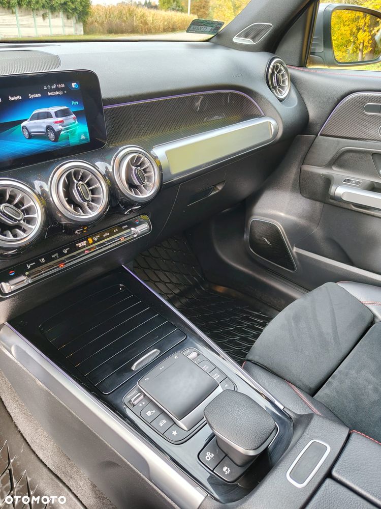 Mercedes-Benz GLB - 10