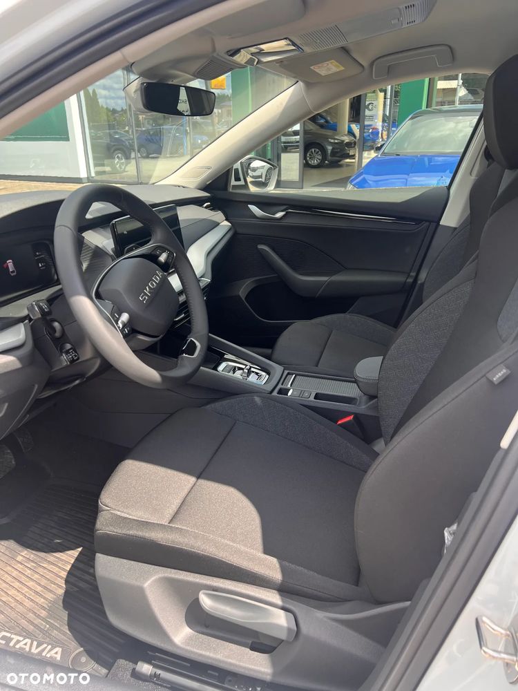 Skoda Octavia 2.0 TDI Drive Essence DSG - 7