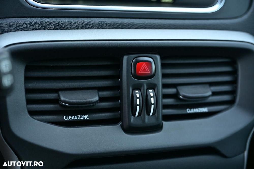 Volvo V40 D3 Geartronic - 31
