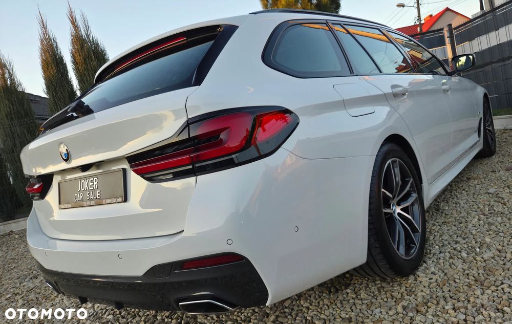 BMW Seria 5 520d Touring M Sport Edition - 10