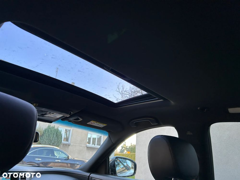 Infiniti QX70 3.7 AWD S Premium - 25