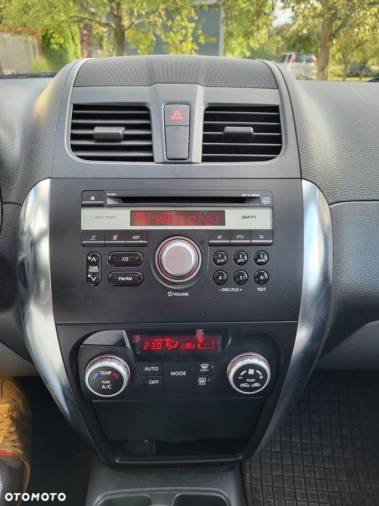 Suzuki SX4 1.6 Premium - 7
