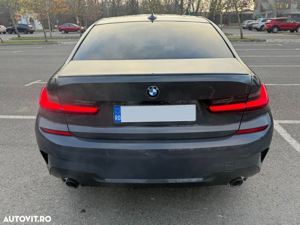 BMW Seria 3 330i xDrive AT - 3