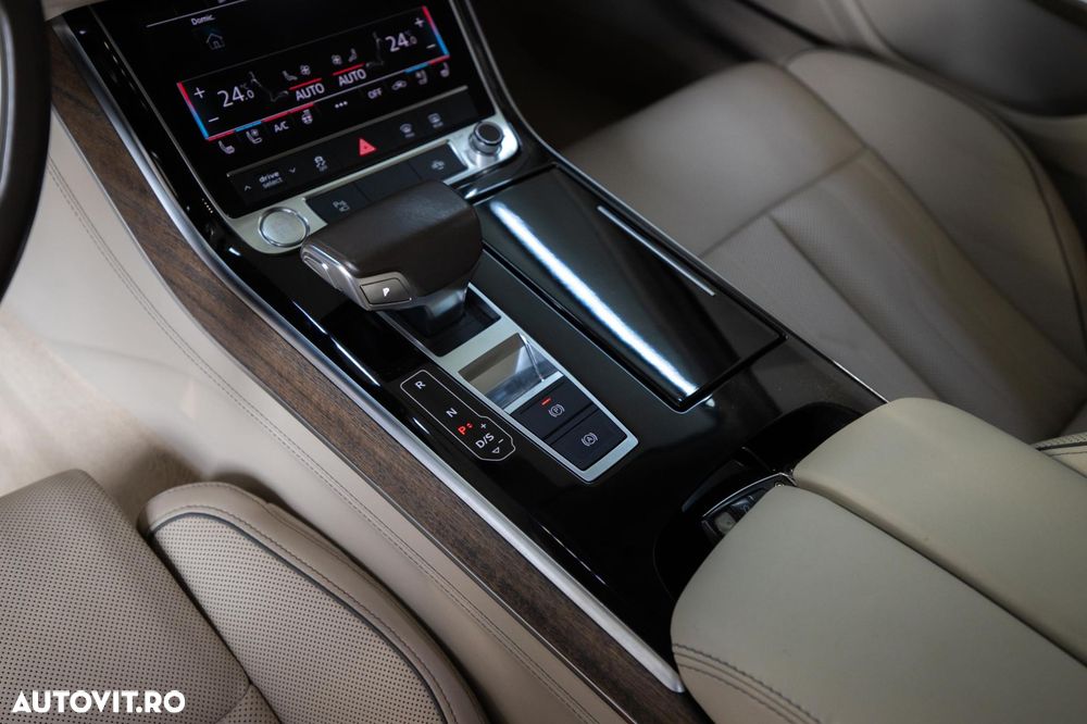 Audi A8 - 24