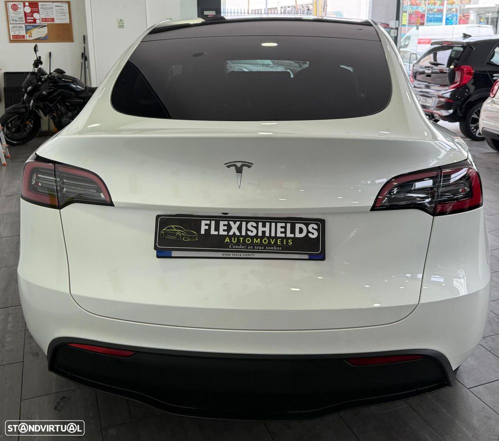 Tesla Model Y Standard RWD - 5