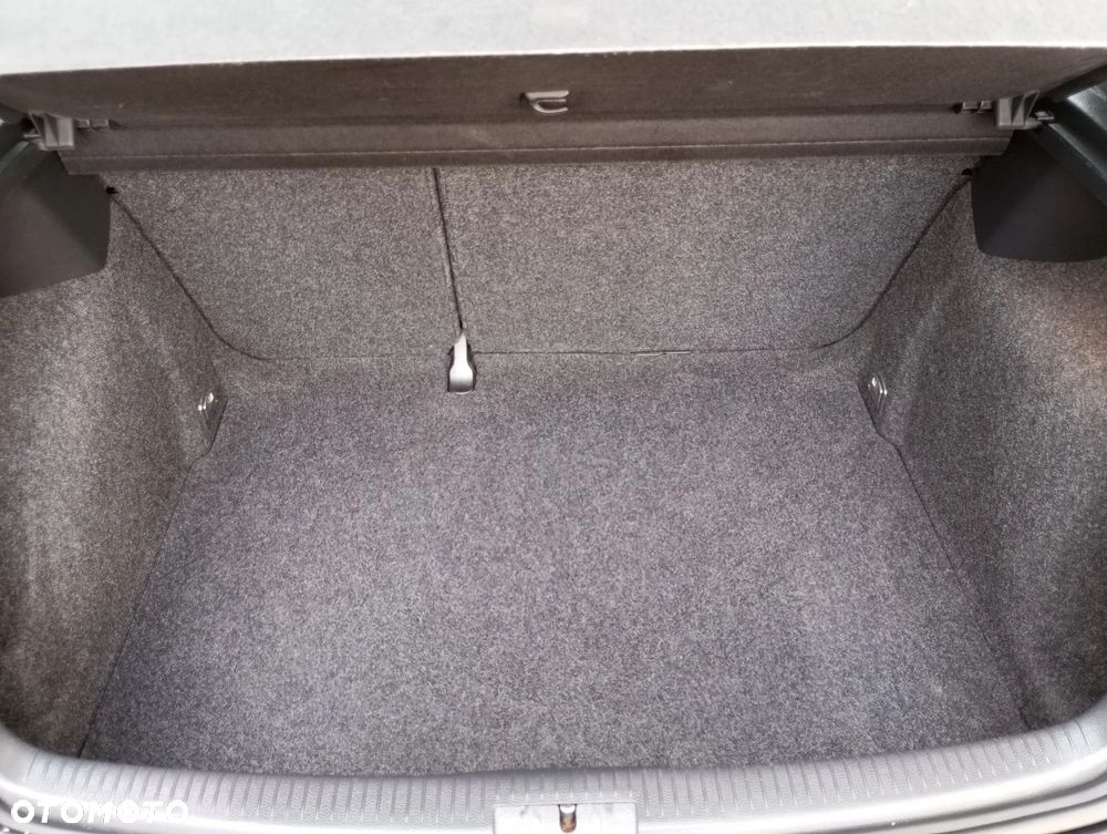 Volkswagen Golf - 29