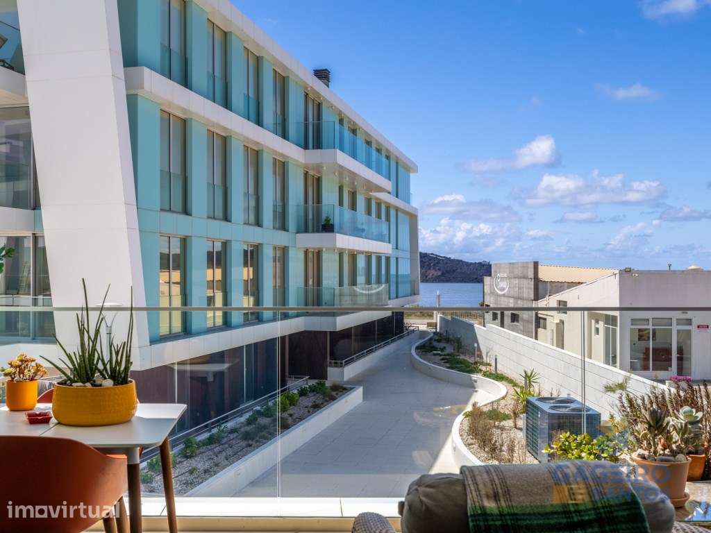 Apartamento T2 na Primeira Linha de Mar - Avenida Marginal, São Mar... - Grande imagem: 2/47
