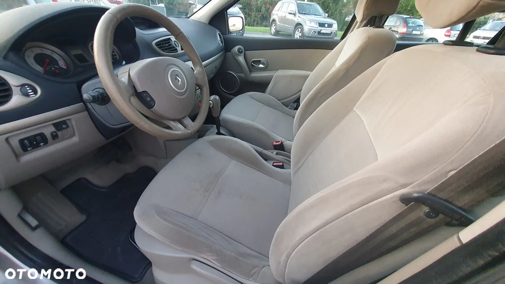 Renault Clio - 15