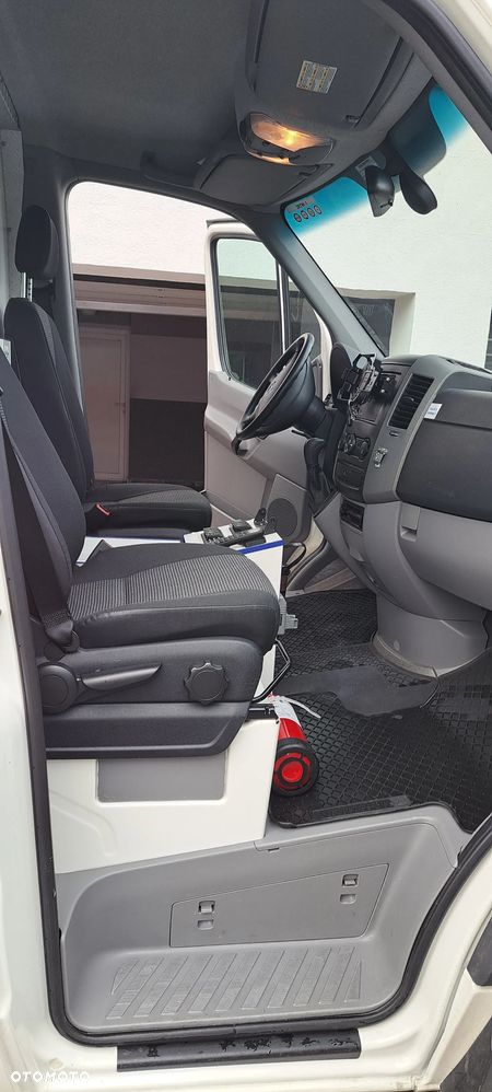 Mercedes-Benz 519 - 21