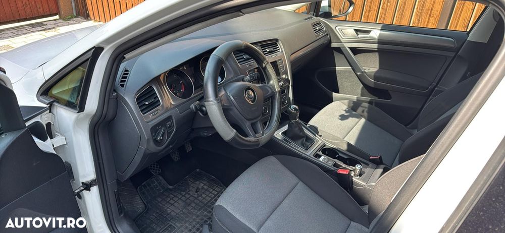 Volkswagen Golf 1.6 TDI DPF BlueMotion Technology Trendline - 6