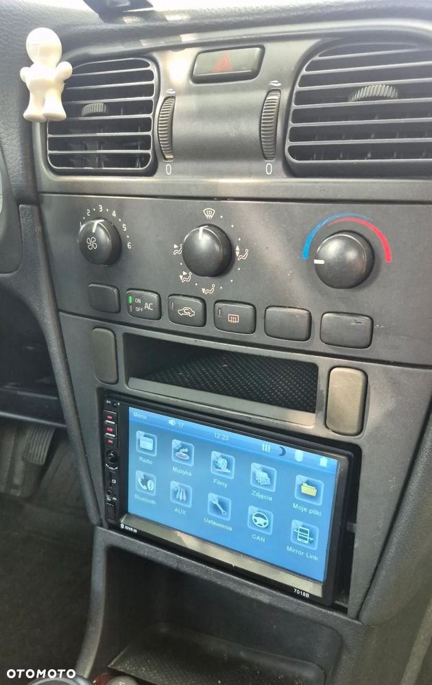 Volvo V40 1.8 Elegance - 12