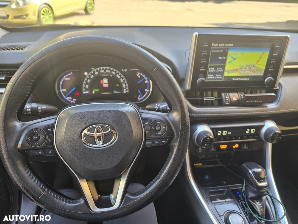 Toyota RAV4 - 8